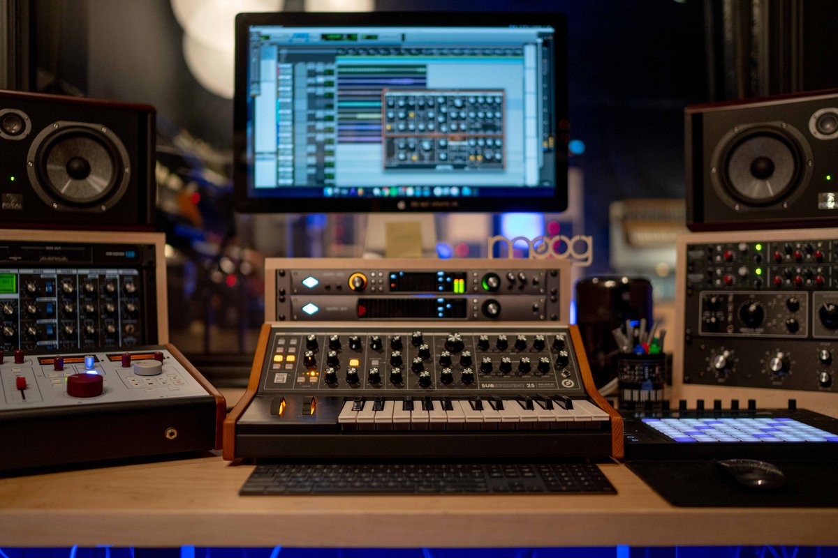 Moog Synthesizers tweet media