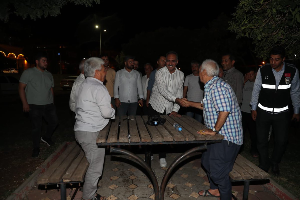 mehmetkusnet's tweet photo. Elleri öpülesi büyüklerimiz, değerli genç ve çocuklarımızla geçirdiğimiz her anımız en değerli vaktimizdir. 

Direkli Mahalle Muhtarımız Mehmet Kestop ve Meclis Üyelerimiz ile birlikte yeşil alanlarımızda aileleriyle beraber vakit geçiren vatandaşlarımızla bir araya geldik. https://t.co/9R12cynKiA
