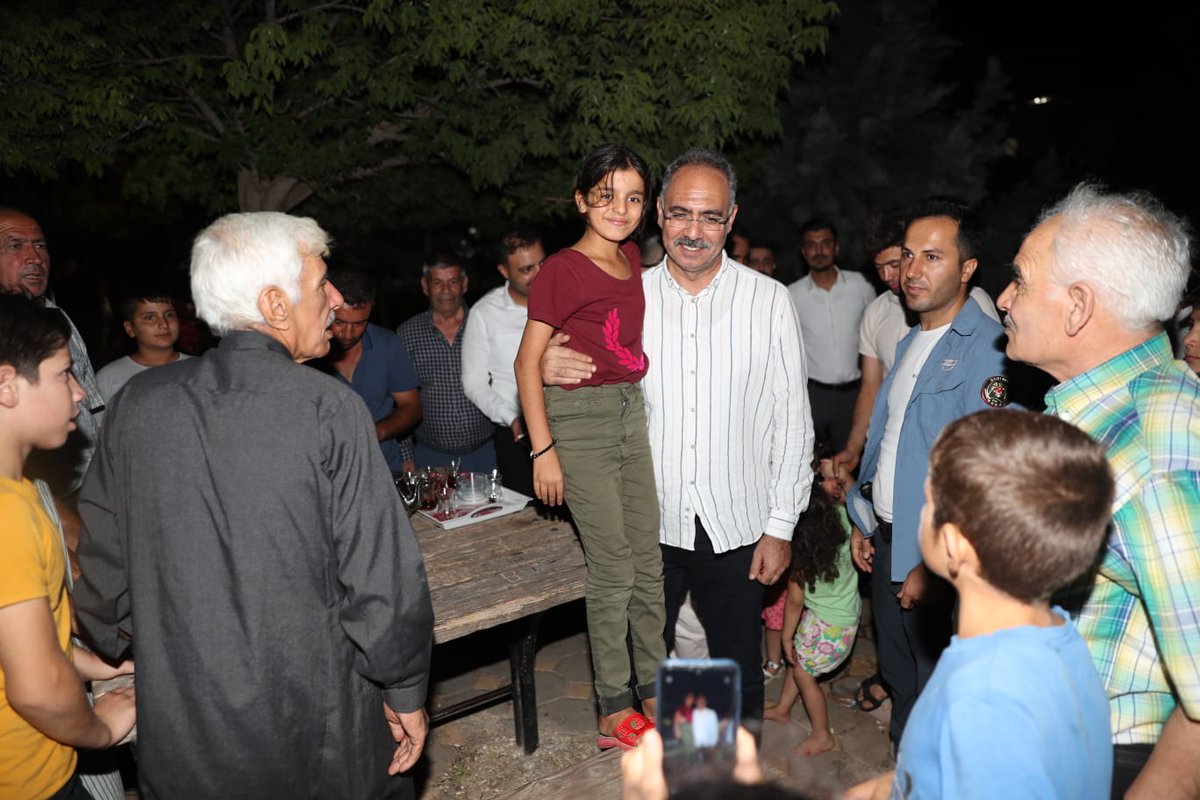 mehmetkusnet's tweet photo. Elleri öpülesi büyüklerimiz, değerli genç ve çocuklarımızla geçirdiğimiz her anımız en değerli vaktimizdir. 

Direkli Mahalle Muhtarımız Mehmet Kestop ve Meclis Üyelerimiz ile birlikte yeşil alanlarımızda aileleriyle beraber vakit geçiren vatandaşlarımızla bir araya geldik. https://t.co/9R12cynKiA