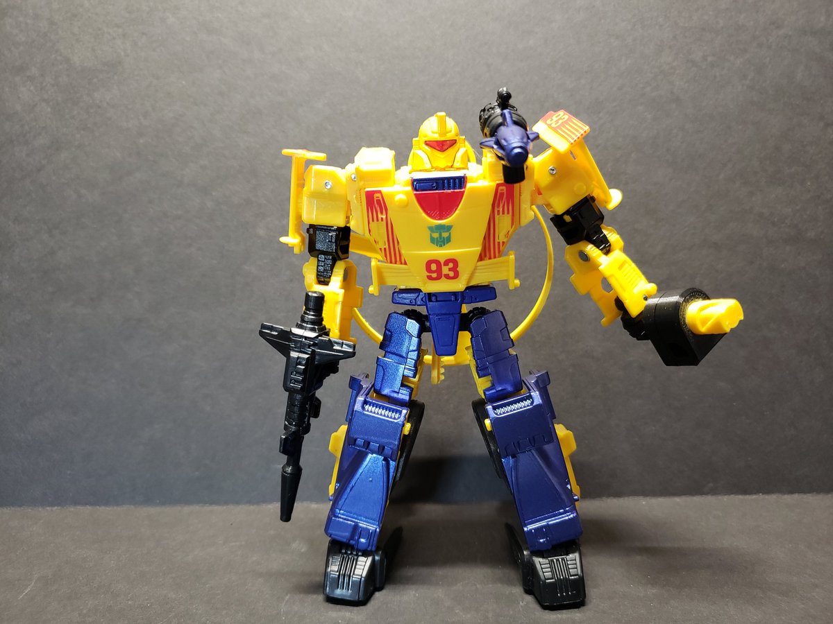 JRCDesignStore's tweet image. Here is what the Leadfoot kit looks like in it's final colors, with lots of storage options in robot mode! Still working on rotor storage for vehicle mode, but everything is starting to come together! I kind of like how the zip strip can be used as a sort of underslung weapon.