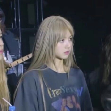yoly0967's tweet photo. Como que vi las fotos filtradas de Blackpink, porque hacen eso? Las chicas y el staff se esfuerzan para que vengan hacer eso. https://t.co/914L7QqHRd