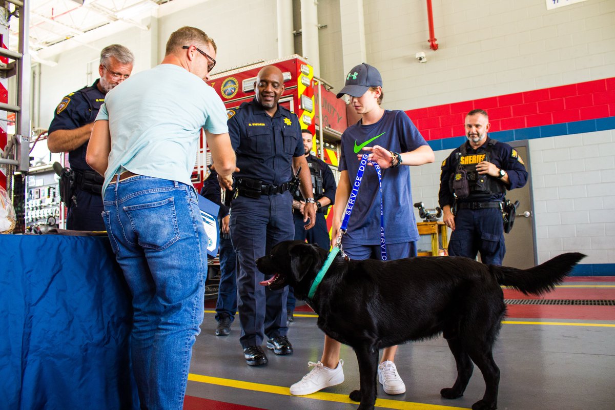 HCSOTexas's tweet image. We are proud to announce Max as the first Honorary Sheriff&apos;s Office K9. Welcome to the family, Max!

Max heroically saved his owner by alerting first responders to her location, after being lost for 3 days. Max had no food or water, yet he refused to leave his owner&apos;s side. #Hero