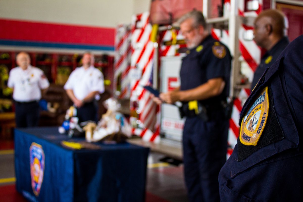 HCSOTexas's tweet image. We are proud to announce Max as the first Honorary Sheriff&apos;s Office K9. Welcome to the family, Max!

Max heroically saved his owner by alerting first responders to her location, after being lost for 3 days. Max had no food or water, yet he refused to leave his owner&apos;s side. #Hero