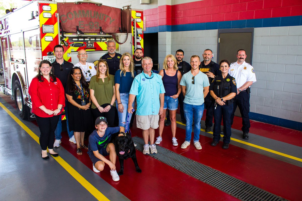 HCSOTexas's tweet image. We are proud to announce Max as the first Honorary Sheriff&apos;s Office K9. Welcome to the family, Max!

Max heroically saved his owner by alerting first responders to her location, after being lost for 3 days. Max had no food or water, yet he refused to leave his owner&apos;s side. #Hero