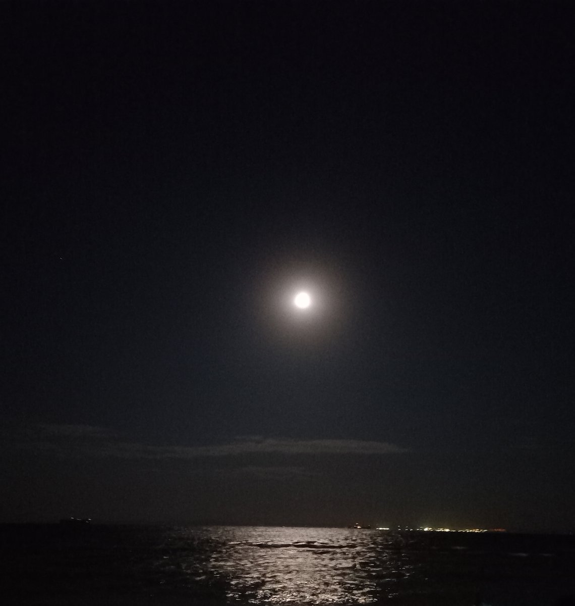 lunarscp's tweet photo. Almost full moon.

#personalmuseum https://t.co/MjmHuFjR75