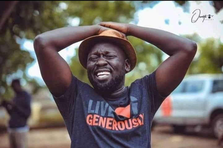 DrVeniceOmona's tweet photo. This photo was taken on the 14th of August, 2022 at about midday after all the shenanigans at #AcholiInn on the night before..... #TheWalkersTour #Gulu
@Opolacen #somethingmustkillaman #manDIED 😂😂😂 https://t.co/tsGDhNGxph