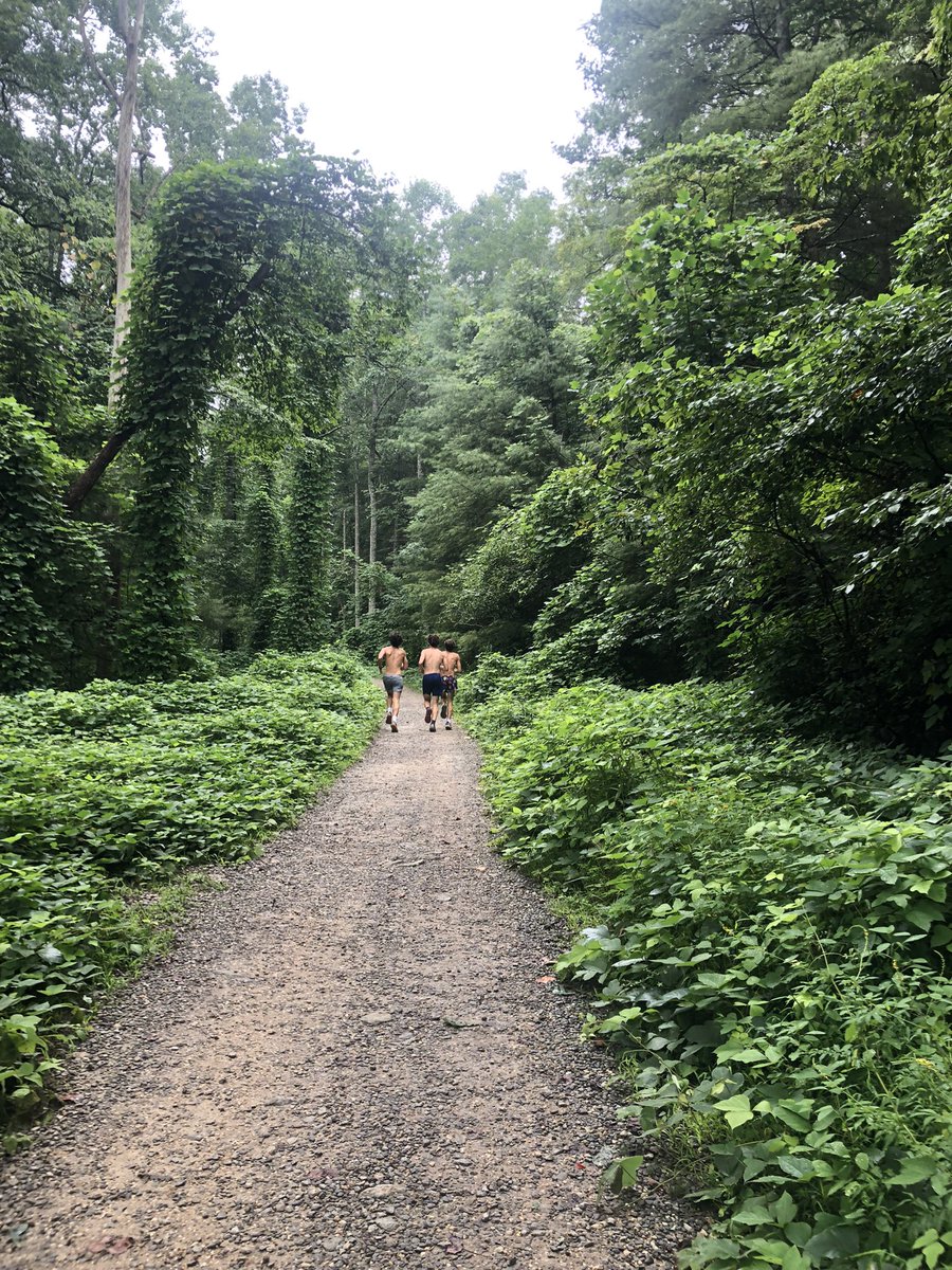 ckovash's tweet photo. Today’s run. Shirts optional.#MCM #RunAVL #whitesoxrunclub https://t.co/QJzZe48wPJ