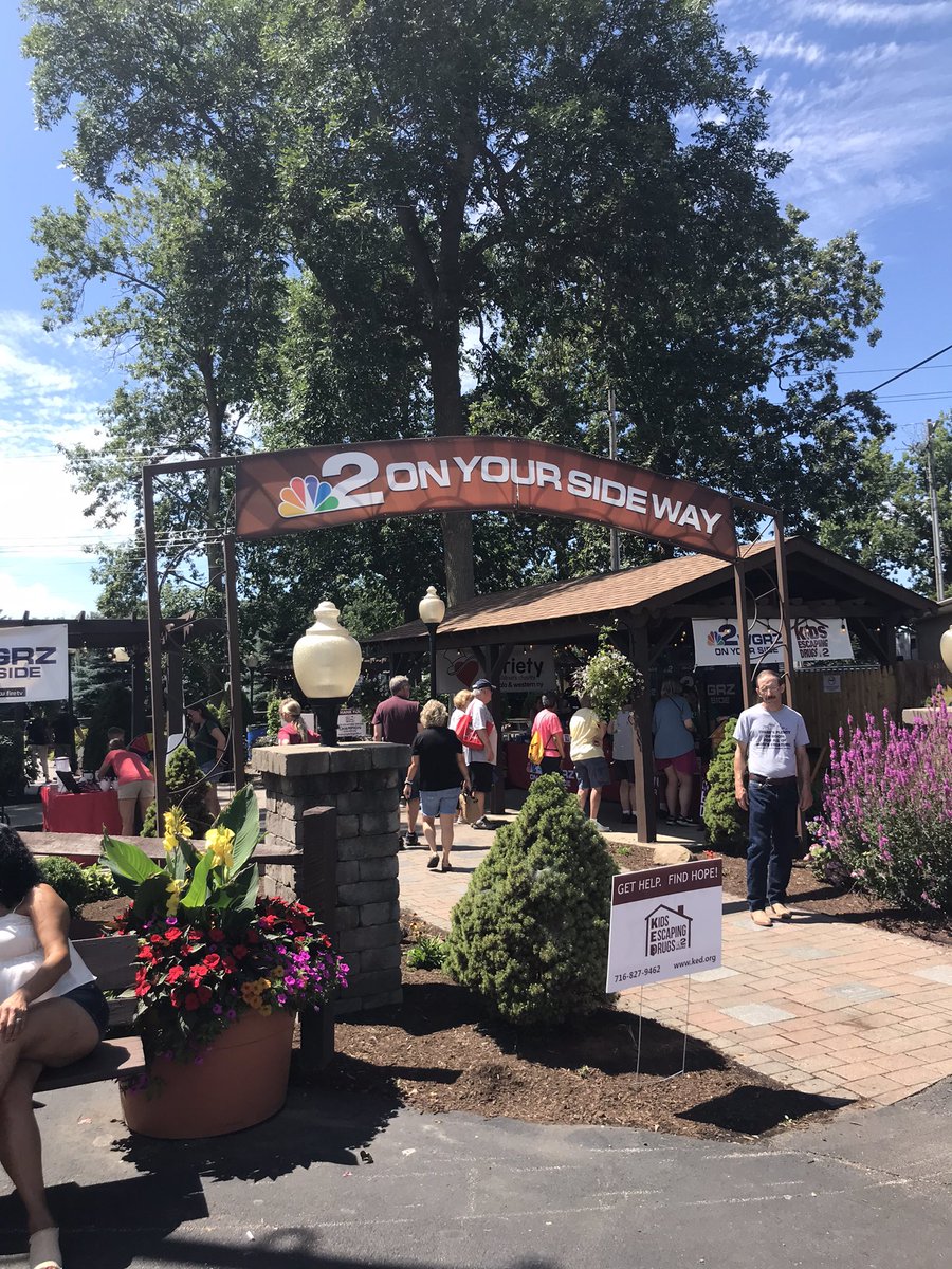 Cnossava's tweet photo. @WGRZ Opening day @ErieCountyFair is looking great! Free admission with donation of 4 (or more) cans of food @feedmorewny Gate 5 is filling up with donations!!! #BeOn2 https://t.co/np0pDMdnB2