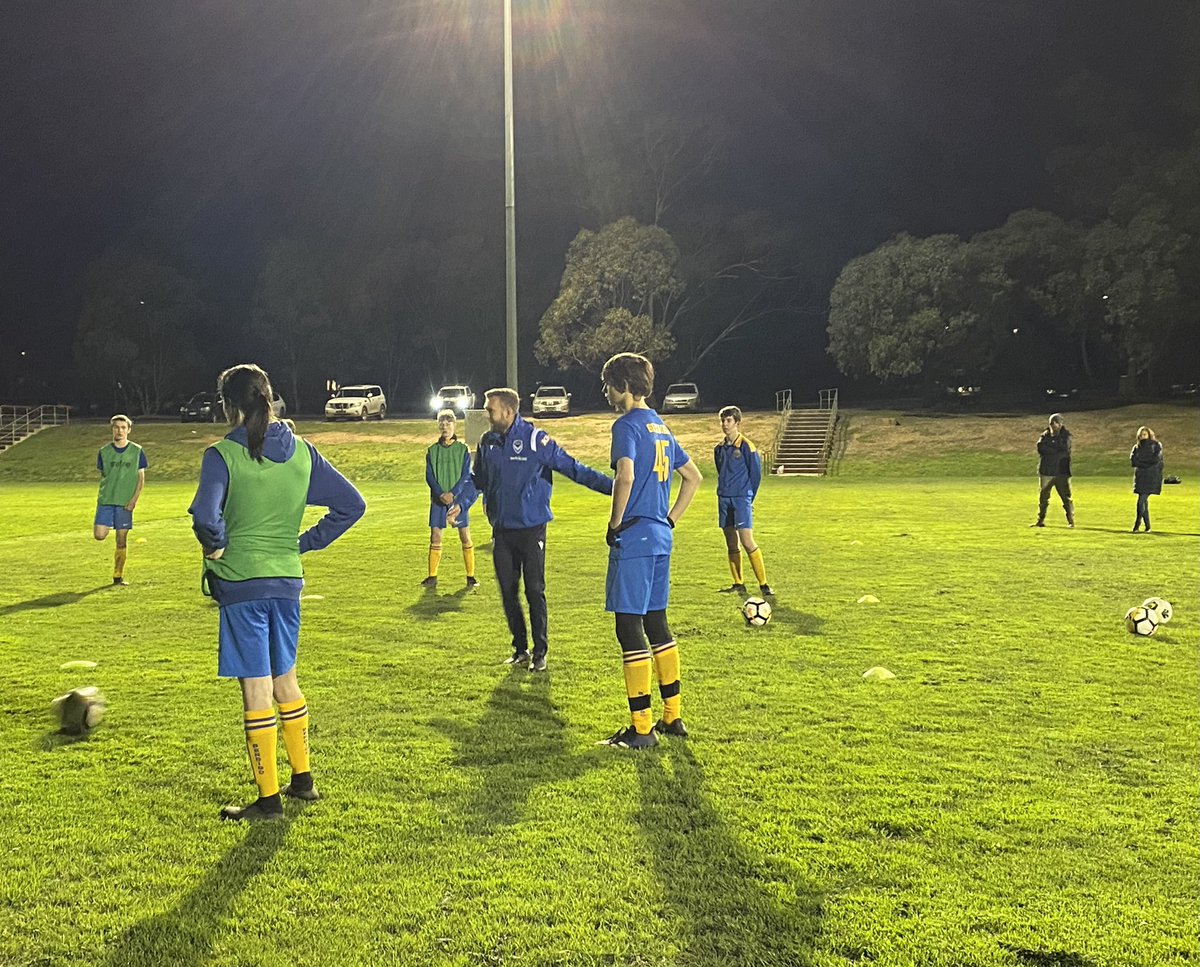 BASLeague's tweet image. Thank you to @gomvfc, Harley Hamdani for providing our @BASLeague coaches an evening of information and session delivery. It was fantastic and we look forward to having you back again soon. 😎⚽️