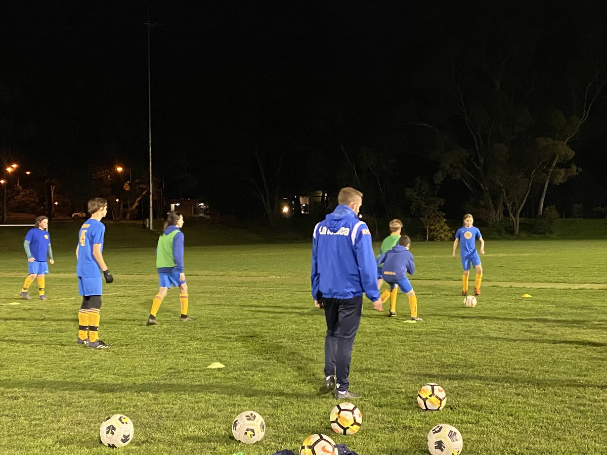 BASLeague's tweet image. Thank you to @gomvfc, Harley Hamdani for providing our @BASLeague coaches an evening of information and session delivery. It was fantastic and we look forward to having you back again soon. 😎⚽️