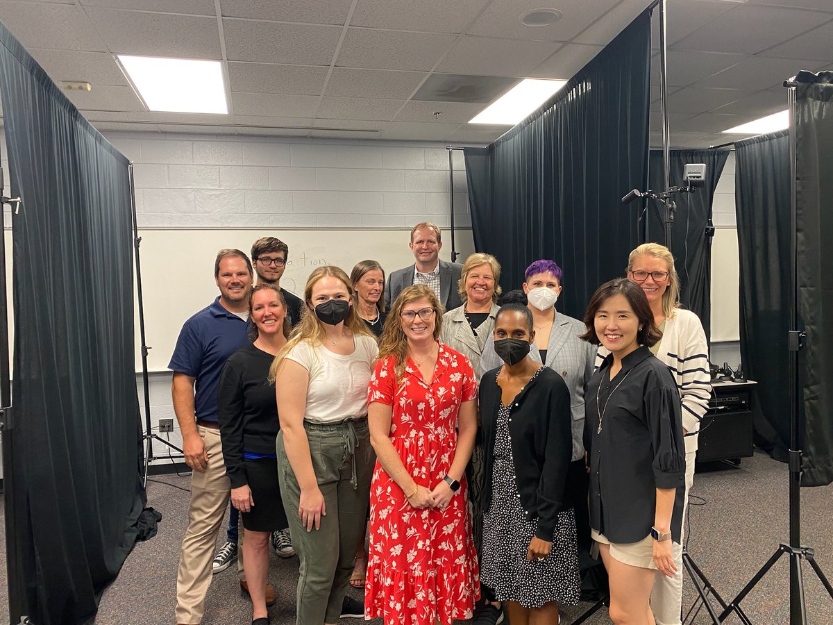 sunjooahn's tweet image. Hosted members of the CHARTER center (faculty and students from @universityofga, @EmoryUniversity, and @SpelmanCollege, nursing.emory.edu/initiatives/ch…) for a tour of @UGAGrady today.