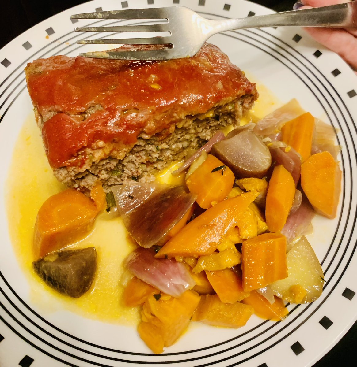 #WagyuBeefMeatloaf #Parsnips #Carrots #BakedPotatoes  #RedOnion #EatPGH #GrandmasRecipe #TrueCooks #FullOfFlavor 🍖🥕🥔🧅👌👌👌