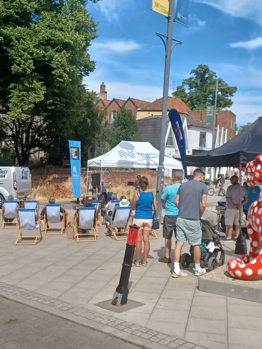 NMHub's tweet photo. Just wanted to say a huge thank you to everyone who stopped by our #HeadOutNotHome stage last Sunday, and to @music_ronan, @ReuKarolina and Pear for performing! 💙🎶
Don't forget to check out the rest of @NorwichBIDUK's Head Out, Not Home Sundays: https://t.co/ynr1YU10FO https://t.co/7dm9qPDrwy