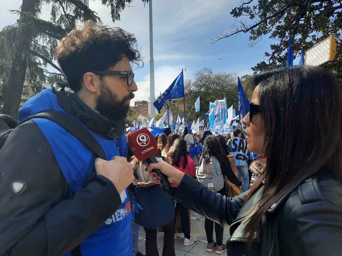 Marchamos a Santa Fe. Seguimos luchando por nuestros derechos.
#noalasdestitularizaciones #educaciónenlucha
