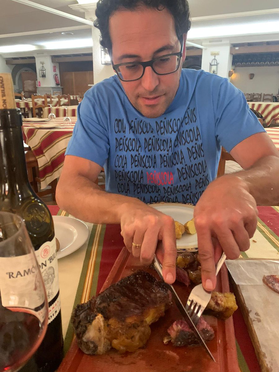 MANUEL_MANUEL28's tweet photo. Por fín y después de 2 años volvemos a nuestro tradicional almuerzo #carne #almejas #cerveza #vino #mojopicon #papasarruga #compadres #familia https://t.co/eQi56YMprl