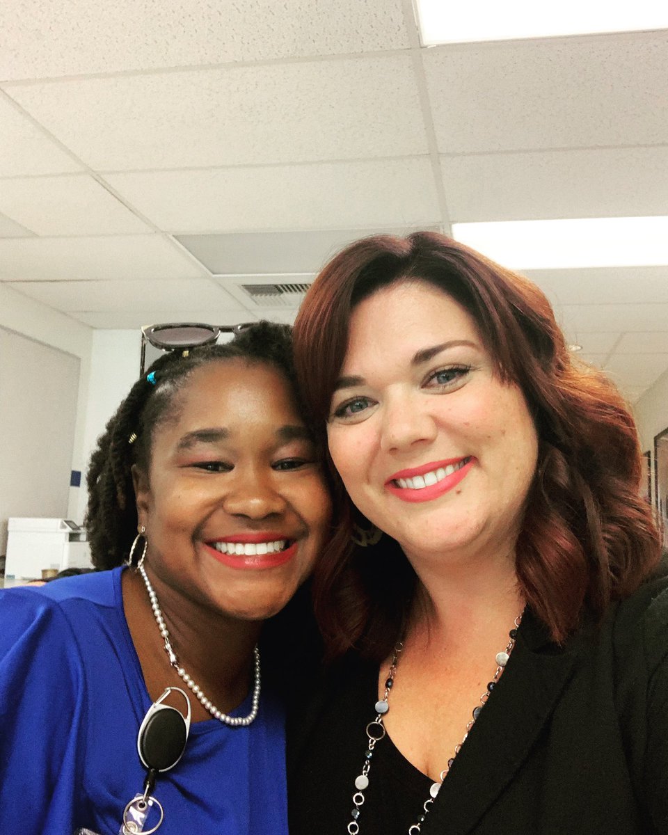 So great to start my day seeing <a href="/Mrs_Rob_/">CoHS AP of Student Services</a> and wishing her a fantastic first day of school! Can’t wait to hear about the impact you are making at ALHS! Blue looks good on you!