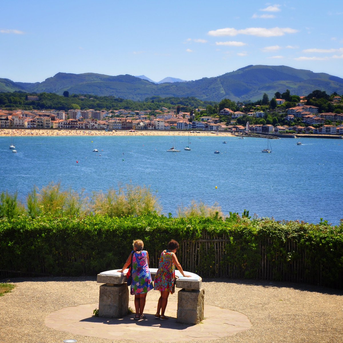joluardi's tweet photo. Mirador  (San Juan de Luz,  Francia)  #mirador #pointview #SanJuandeLuz #SaintJeandeluz #Francia #France #paisvasco #paybasque   #paisaje #fotocallejera #streetphotography #landscape #Scenery #landscapephotography #nikon #nikonphotography #nikonphotograph #nikond90 https://t.co/KbZHWVKfbI