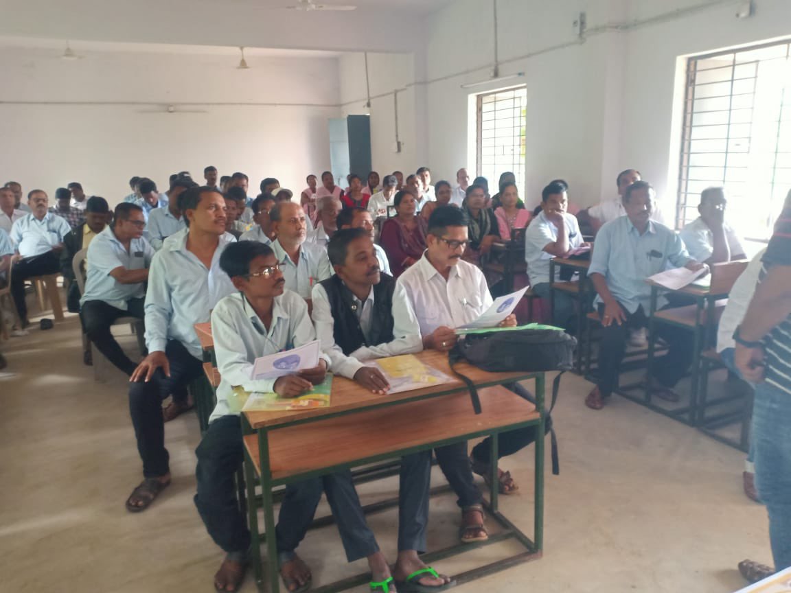 SambitBegray's tweet photo. @HFWOdisha @nhmodisha @GanjamHealth @Ganjam_Admin @BDO_PATRAPUR @ganjam_nvbdcp Orientation of School HMs &amp; Nodal Teachers on National Deworming Day today in Patrapur Block, Ganjam.               #NationalDewormingDay #OdishaCares https://t.co/vxzRudPA6B