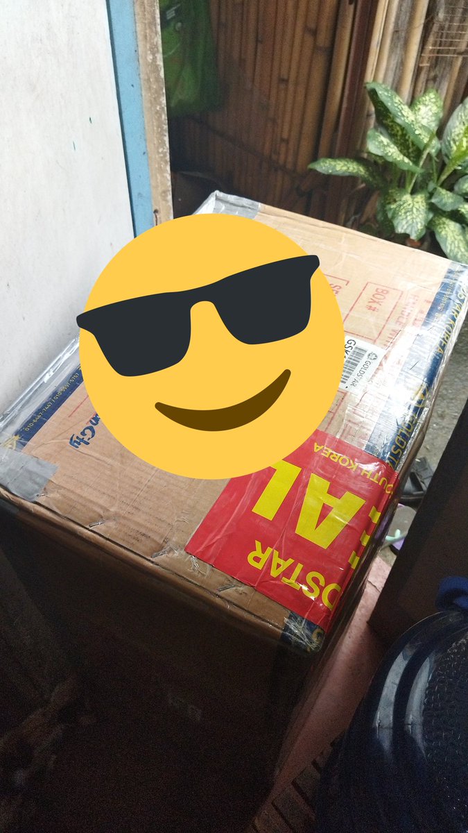 kxphxx's tweet photo. Hiiii kakaopen ko lang ng twt 😢 Pauwi palang po ako. Sorry di ko nabuksan yung box huhu. Maya po afternoon . Thank youuu! https://t.co/OCWl3b3oy5