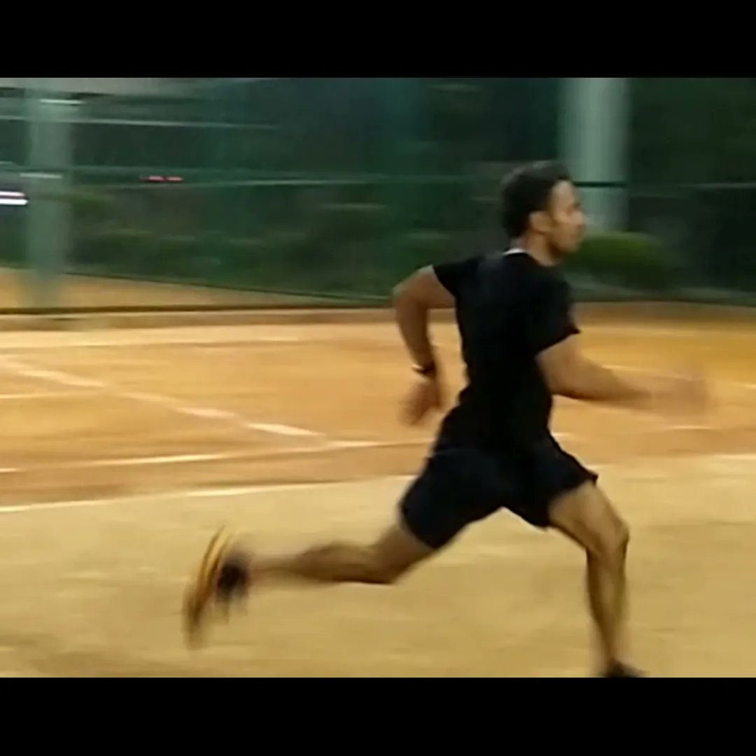 prateekfrequent's tweet photo. @oppo Run for atleast 20 minutes in the morning, then some sprinting punching and few other cardio exercises, then try to play tennis in the evening for atleast an hour.
Try to eat healthy and home cooked food only.
#OppoLifeSetter @oppo https://t.co/2C8fMgWB1G