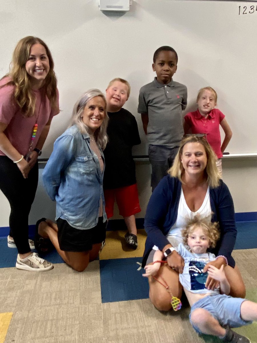 Miss Bartlett tweet media