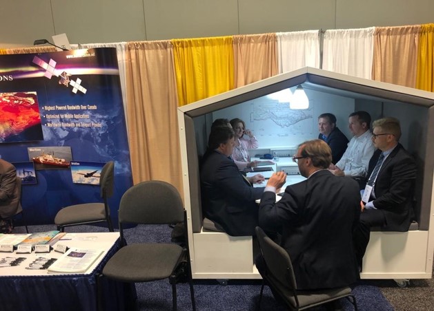 What would you rather have in your exhibit space? A standard table and chairs or a quiet and comfortable place to conduct meetings?
#exhibitions #boothdesign #tradeshow #bookanook