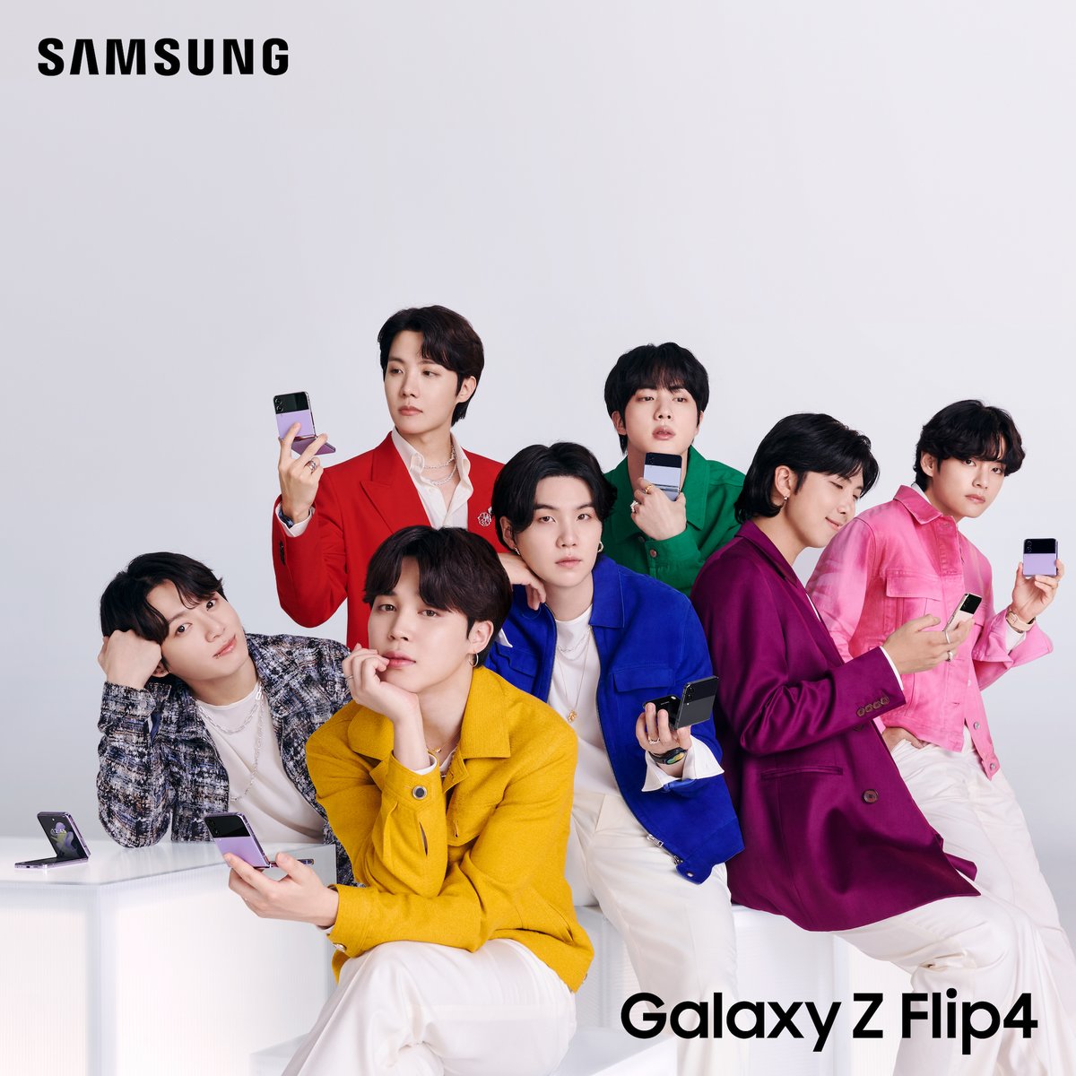 .@BTS_twt and the new #GalaxyZFlip4 look amazing together. 💜 #GalaxyxBTS #SamsungUnpacked #GalaxyWatch5 #GalaxyBuds2Pro