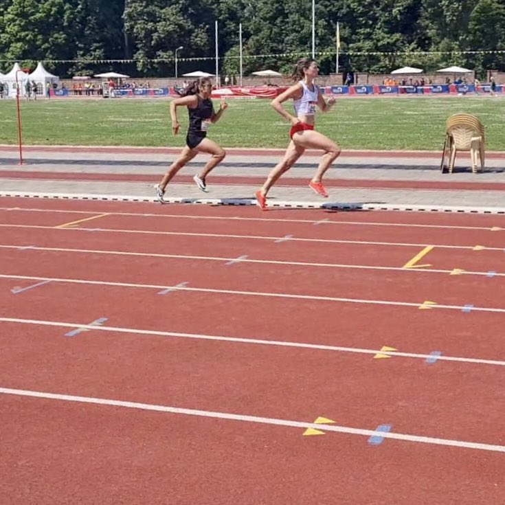 FuerzaCivil_NL's tweet photo. Podio 800 metros planos categoría femenil @WPFGRtd:
🥇 I. Trinulescu 🇷🇴 2:30,68
🥈 Karina Reyes 🇲🇽 2:33,17
🥉 Natalia Rocha 🇧🇷 2:37,46
#wpfg2022 #insportweunite #DeFibra 💪 https://t.co/EJepG25fZb