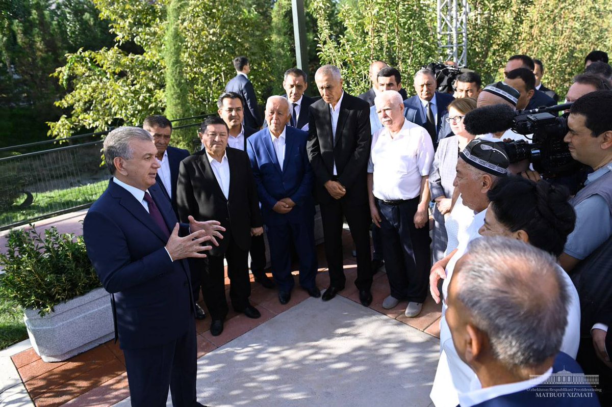 president_uz's tweet photo. President Shavkat #Mirziyoyev got acquainted with the established conditions at the Sobirobod makhalla of the #Yunusabad district of the city of #Tashkent, spoke with the makhalla's activists and representatives of the elderly.
#creation #makhalla #dialoguewithpeople https://t.co/zNLK6kqcfy