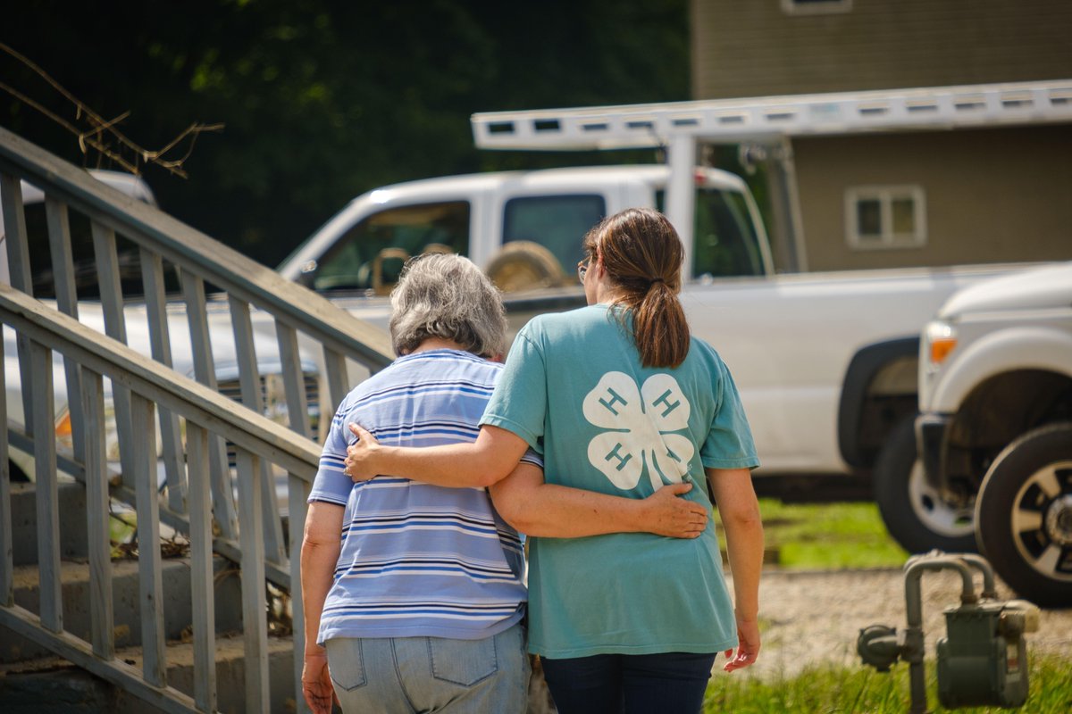 UKAgriculture's tweet photo. "@UKExtension is about meeting the needs of your community, and that's what we're working on."

Bringing nearly 200 buckets of supplies to help those affected, one KY county helps another recover following historic flooding >> https://t.co/55RHSdcWdE https://t.co/NViN4gCZPh