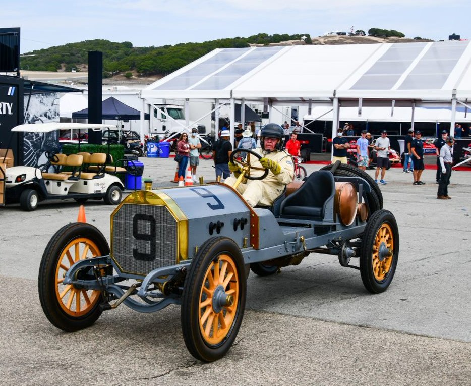 WeatherTechRcwy's tweet photo. This 1909 Locomobile is the oldest car running in the reunion this year.  not many cars look this good at 113 years old, let alone run laps this well too. 😎

📷: Ken Manfred

#rolex #rolexreunion #montereycarweek #vintageracing #historicracing @rolex https://t.co/s4YaV3K47L