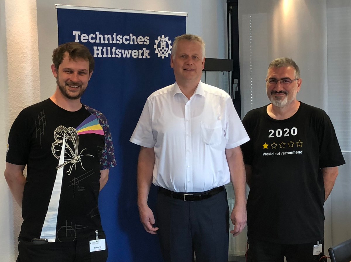 Herr Strotmann, Abteilungsleiter Einsatz der <a href="/THWLeitung/">Bundesanstalt THW</a>, hat uns eingeladen, ihm und seinem Stab unsere Ideen zum #Cyberhilfswerk zu präsentieren.
Nach einem langen Termin haben wir Konsens über Vieles gefunden, vor allem aber, dass wir uns nun regelmäßig abstimmen werden!

#CHW