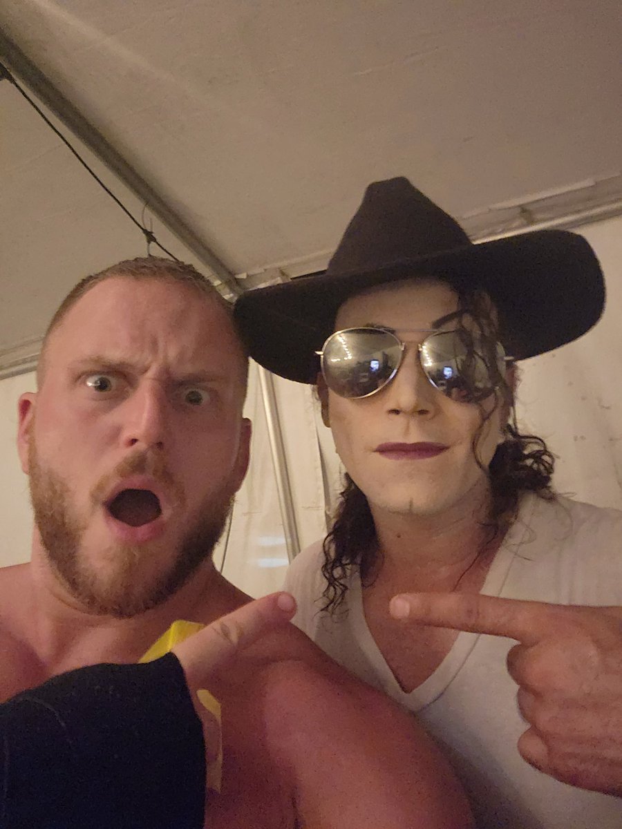 I fangirled a bit. <a href="/SJmoonwalkDDT/">Santana jackson</a> #GOTJ #GatheringoftheJuggalos #Bloodymania15 #JCW #Wrestling