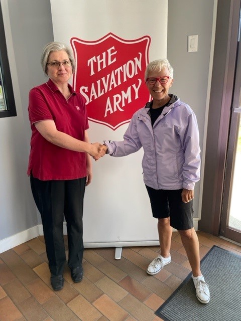 DFVehicles's tweet image. It's all about community in Parksville, BC. Driving Force attended the Vancouver Island Construction Association golf tournament where we made contributions to @VILoavesFishes and to the Parksville Food Bank #Community #BCFoodBank #DrivingForce 
#NowYoureGettingSomewhere