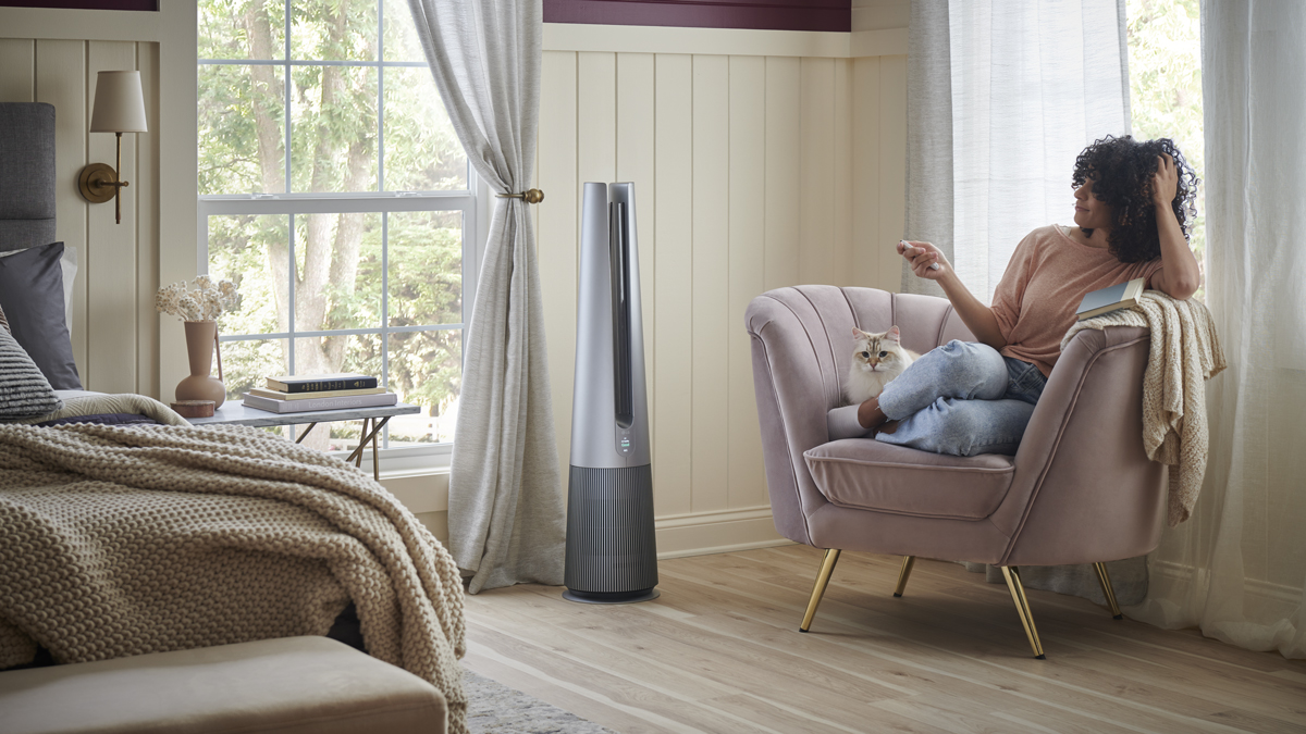 LGEVarner's tweet photo. Cool and clean. The #LGAeroTower filters for allergens while spreading fresh, cold air. #LGUS #LGFam @LGUS https://t.co/vmH6dkePS7