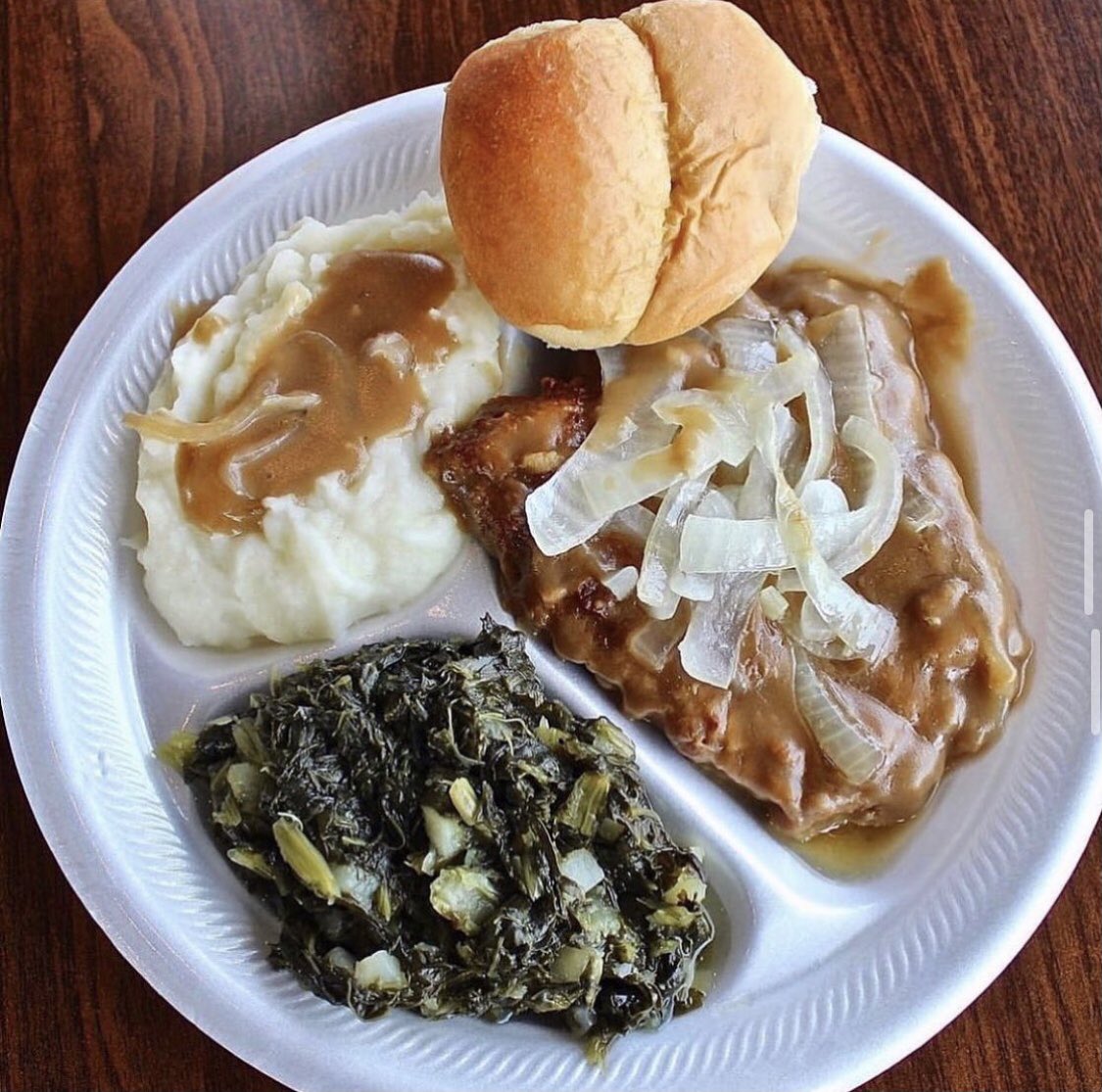 bishopsmeat3's tweet photo. Savory & satisfying smothered pork chops. We like ‘em with scratch-made mashed potatoes & turnip greens but lots of other sides to choose from too!
#WednesdaySpecial #BishopsMeat3 https://t.co/qMxsiC5lEt