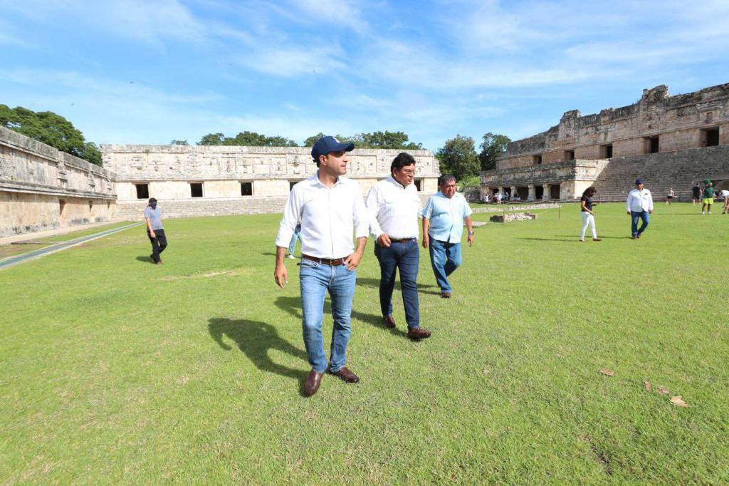 MauVila's tweet photo. ¡Que rico dormí en #SantaElena! Tempranito me fui a #Uxmal y aquí ya recargué energía para seguir chambeando 😎. ¡A darle! Estamos en el interior del estado por aquí les iré contando. https://t.co/HcDw5D69nx