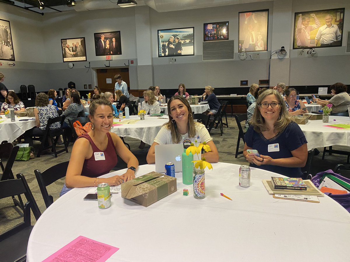 NHSLS603's tweet image. Library Camp snapshots at our networking lunch #LibraryCamp22 #LibraryCamp