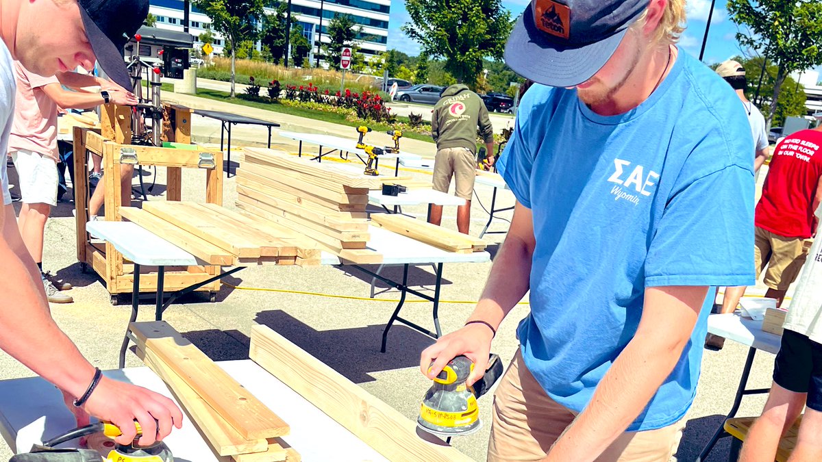 paulklein's tweet photo. Building beds for children &amp; families in need alongside 400+ @sae1856 members. Many charities provide clothing-meals-toys to families in need. But few offer beds &amp; bedding to kids in these families. That’s where https://t.co/QifYirnzlc comes in. #Service #Leadership #2022saels https://t.co/fs1r34LzVy
