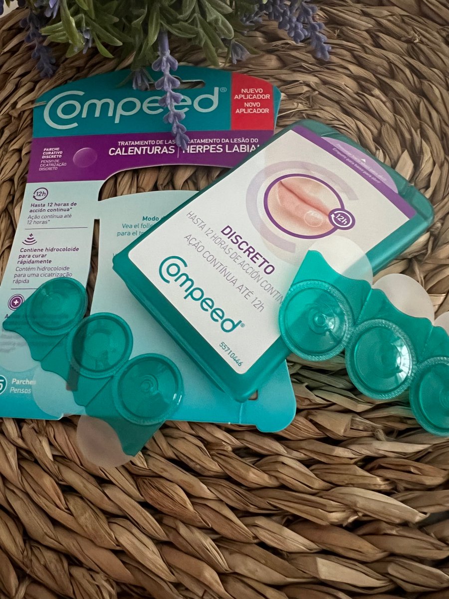 LadyEncarni's tweet photo. ¿Herpes? Despídete del hormigueo, picor y escozor con Compeed Calenturas, un apósito trasparente que acelera la curación y te permite maquillarte y disimularlo 🤗 #herpeslabial #herpes https://t.co/8HVEkEdzvV