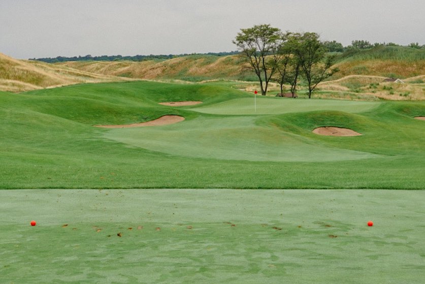 newclubgolf's tweet photo. Magnificently moody Monday out at Chicago Highlands for the Fifth rendition of The Chicago Stinger. 

#playandpollinate #NewClubChi #forthesoulofthegame #thestinger #newclubgolfsociety #ChiHi https://t.co/vNyG5M1ps1