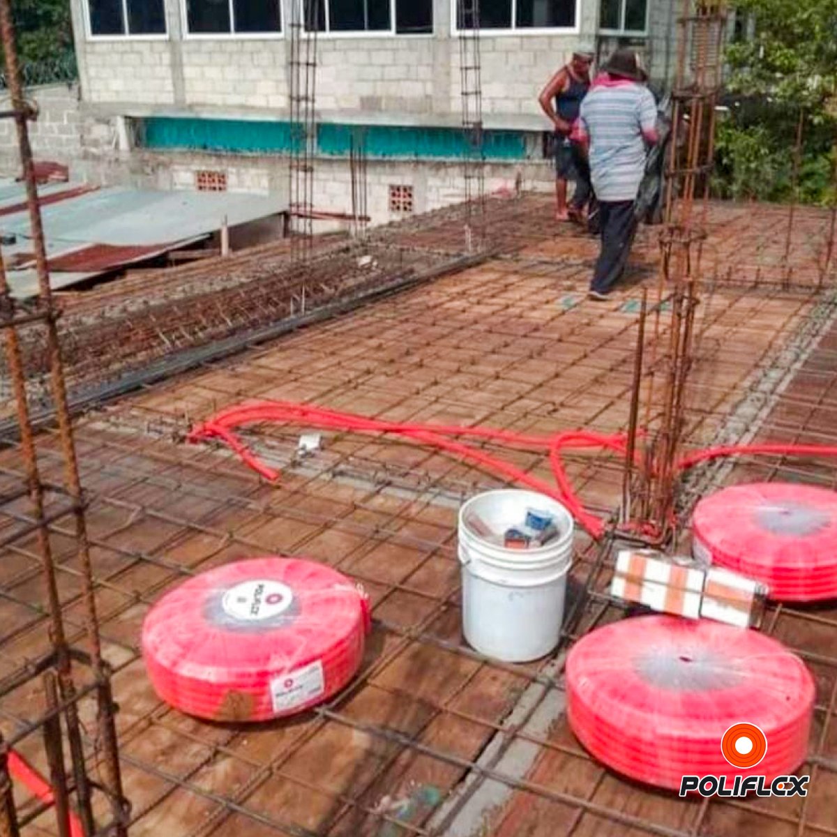 poliflex's tweet photo. ¡Viviendas más seguras en San Andrés Tuxtla!
Jesús Alejandro Qs nos comparte estas imágenes de su más reciente obra, donde aplicó Poliflex Naranja y nuestros accesorios, para hacer más fáciles y seguras las instalaciones eléctricas.
#Electricistas #Poliflex https://t.co/subD2uFYD6