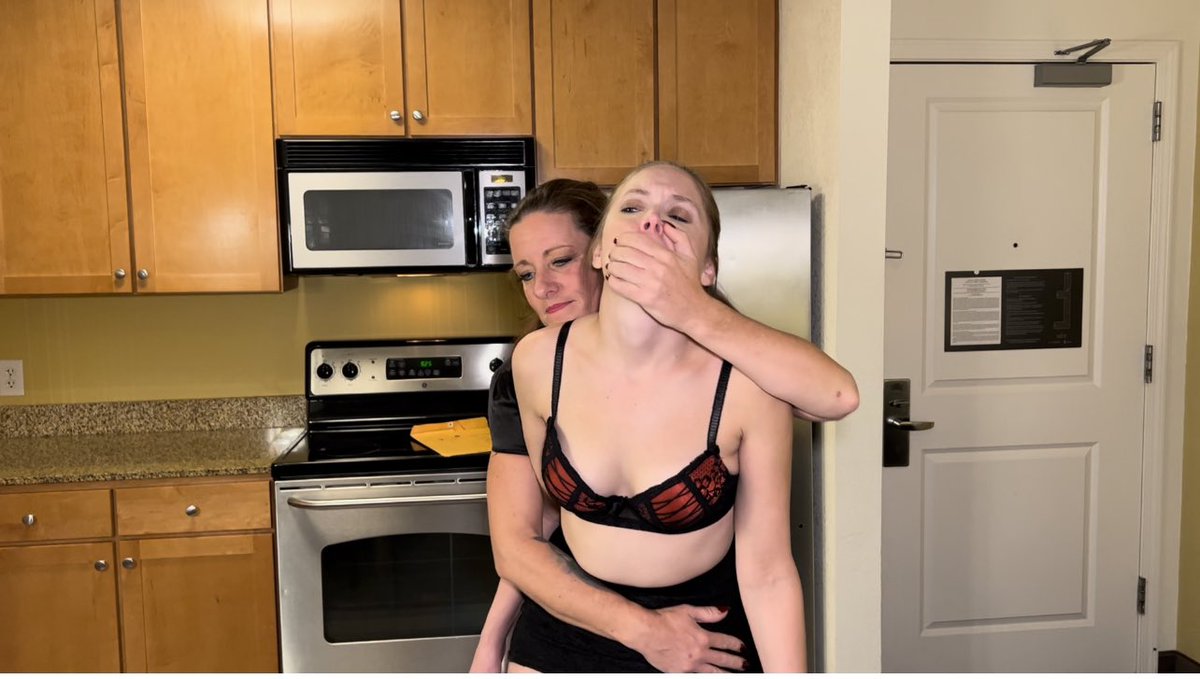 SamArch27980209's tweet photo. Hey y’all I got the number 1 clip with @ChristinaBound and number 7 clip with @rachel_adams2 and I’m the number 5 top studio in DID @clips4sale also hanging @FetishCon got a lot of shoots stay tuned https://t.co/D1J97NpEPE