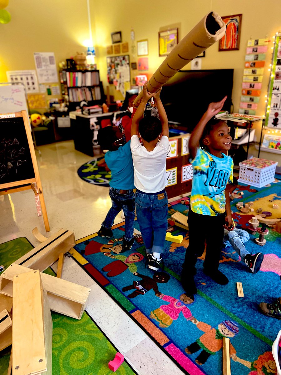 RCPS_EarlyLearn's tweet photo. Cardboard tube Exploration #dph #pat #tunnel #ispy #recycledfun #prek https://t.co/mrmCrzKUkw
