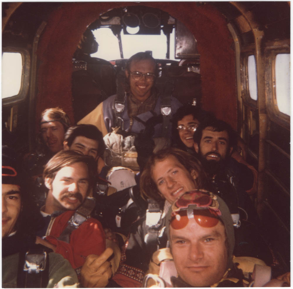 Ground__Rush's tweet photo. Here's a load everyone wishes they were on!  But if Mike Larson is jumping, who's flying the plane?? Special thanks to Matt Farmer for giving us this shot!

#skydiving #freefall #documentary https://t.co/Nmxl1Z2nCO