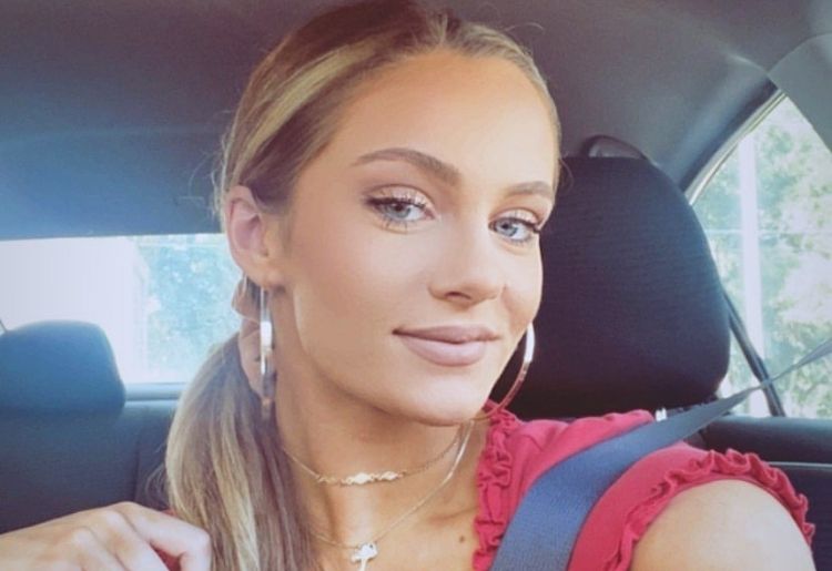 Is #WCW still a thing? If not, here's a chance for you losers to see real beauty. @CassColeIsCash