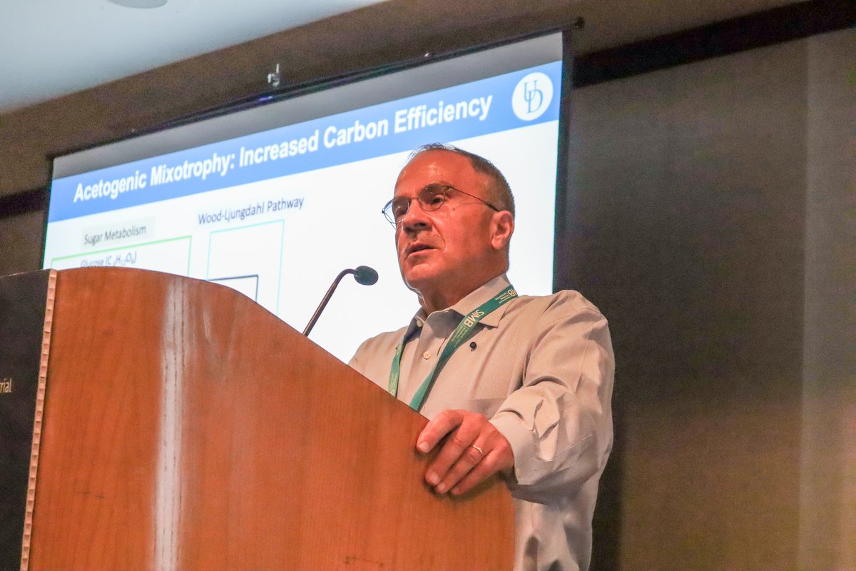 SIMB_Microbio's tweet image. Thanks again to Dr. Terry Papoutsakis for delivering yesterday&apos;s Charles Thom Lecture at #SIMBAM2022!