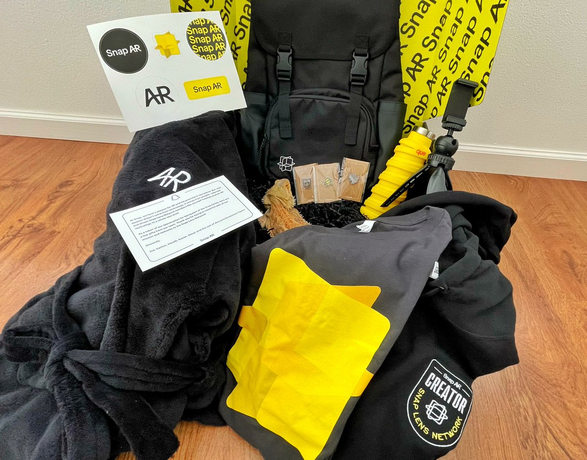 This is a pretty impressive, surprise Lens Creator gift package from Snapchat! There’s a bath robe in there along with a backpack, hoodie, shirt, tripod, pins, stickers and a collapsible water bottle! As a creator, things like this really make me feel seen and appreciated! ❤️