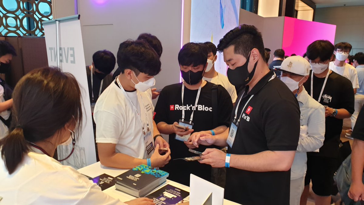 RocknBlockDev's tweet photo. Despite natural disasters, we are continuing our participation in the Korea Blockchain Week. 
We hope you are safe! @kbwofficial 

#코리아블록체인위크 #KoreaBlockchainWeek https://t.co/7DxJlNXlS1