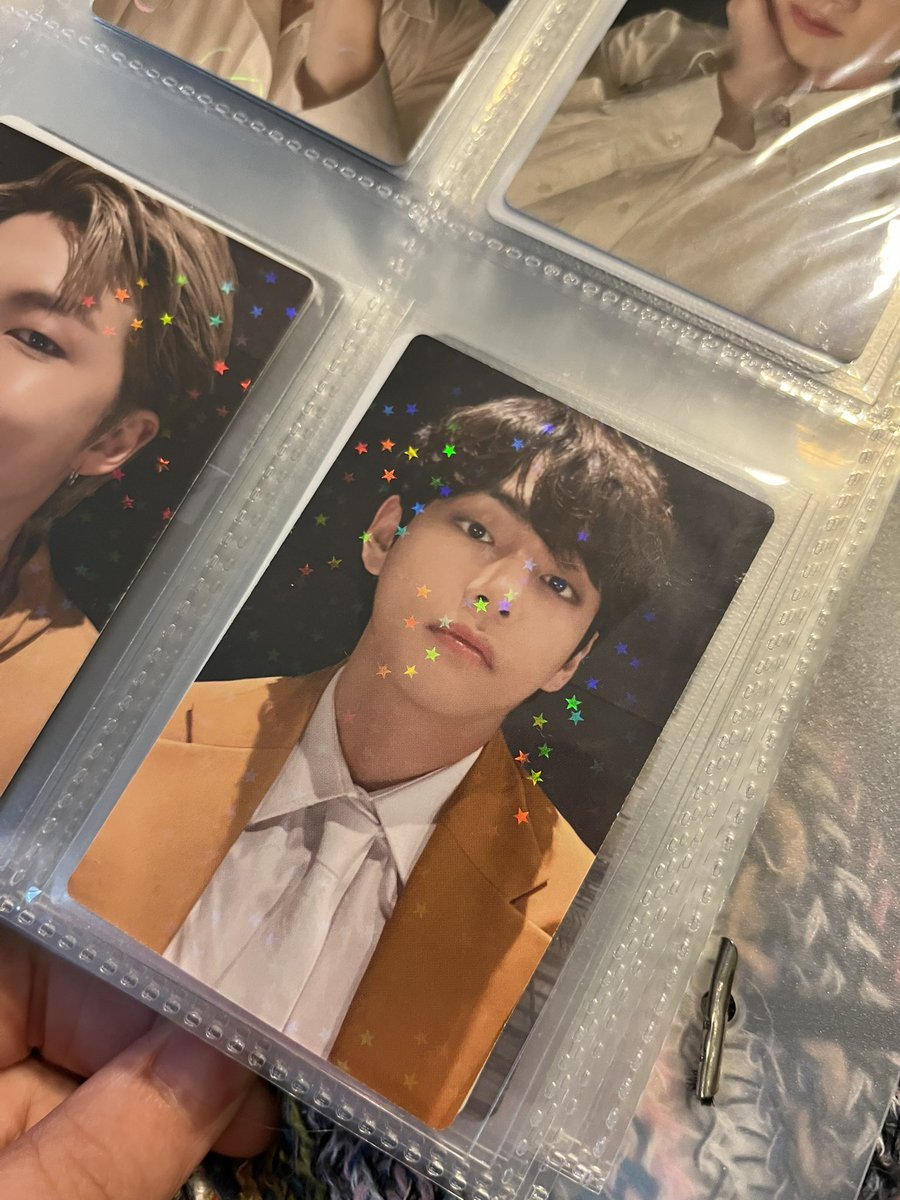 uhrapmon's tweet photo. @luvrrjmin GIRL THIS IS WHAT I WAS DEALING WITH. FIVE TOTAL. AND ONE WAS A SEOM CARD. https://t.co/738t5yToea
